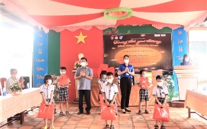 Nestlé Việt Nam tặng quà cho thiếu nhi bị ảnh hưởng bởi đại dịch Covid - 19